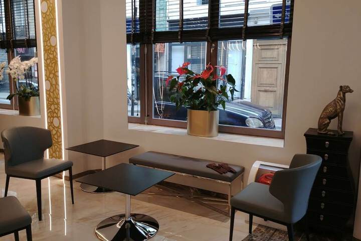 Entrance & Lobby