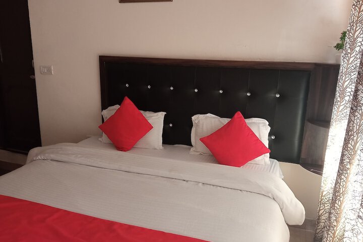 Room 18 of 28