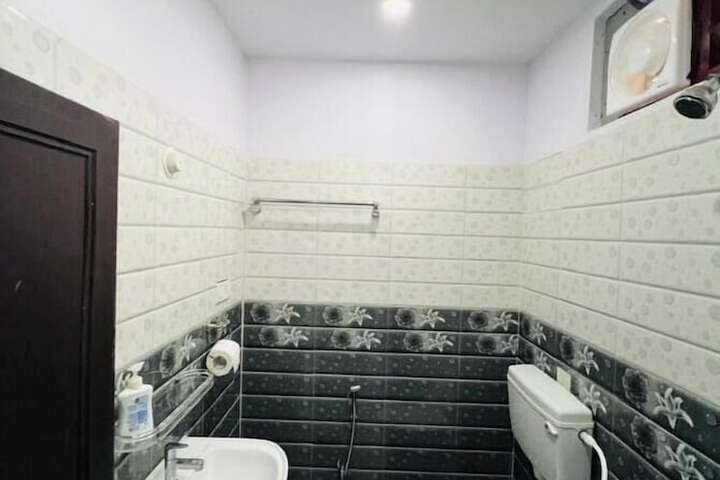 Room 12 of 26