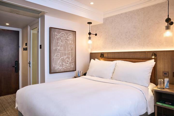 Room 50 of 109