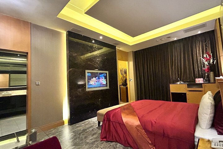 Room 40 of 97