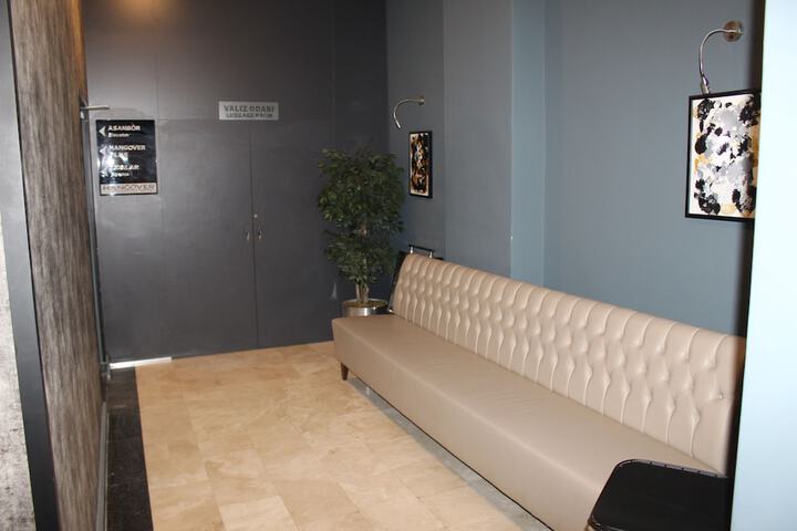 Room 12 of 24