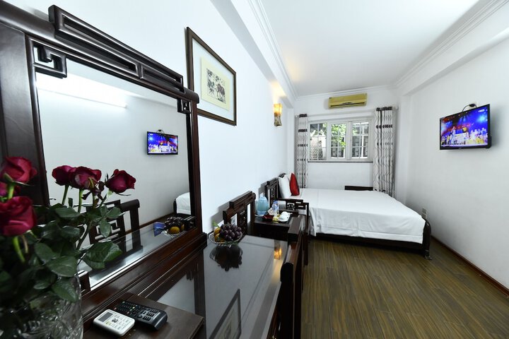 Room 17 of 36