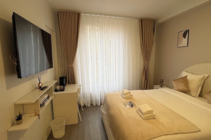 Room 10 of 75