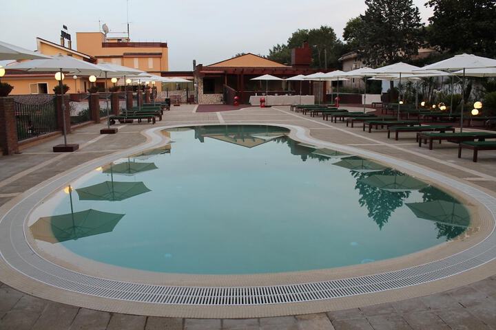 Hotel with Pool