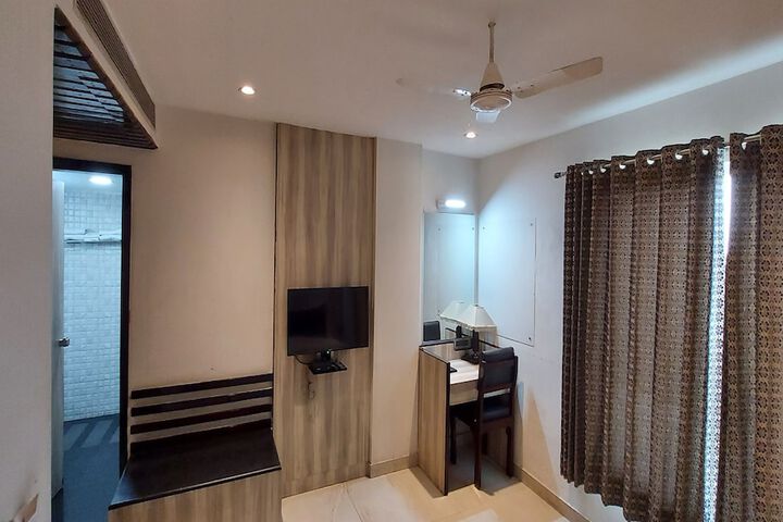 Room 44 of 74