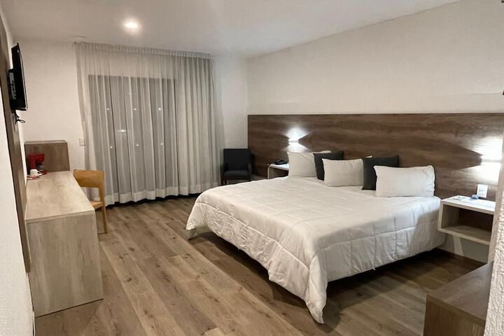 Room 7 of 17