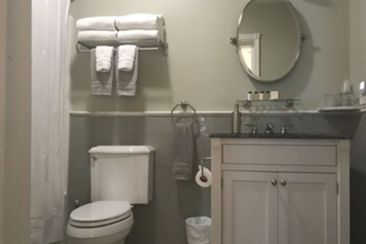 Room 8 of 71