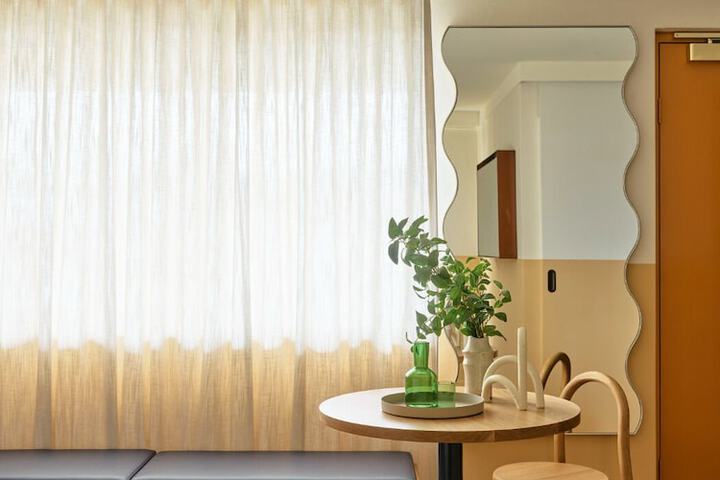 Room 33 of 70