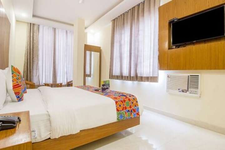 Room 10 of 29