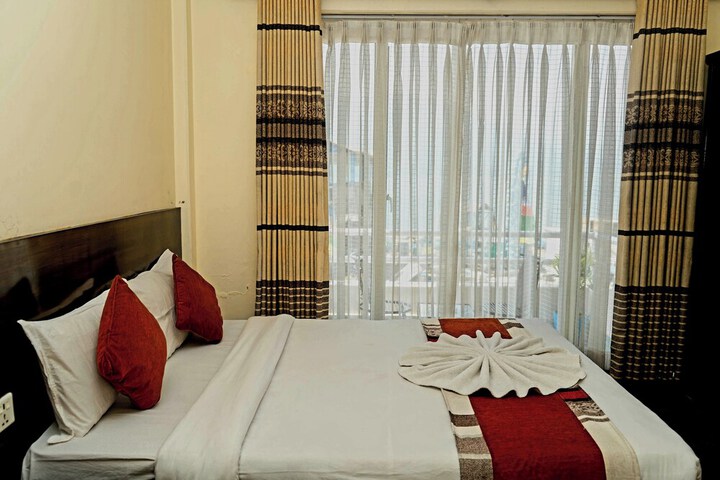 Room 12 of 116