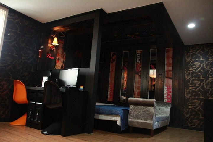 Room 14 of 84