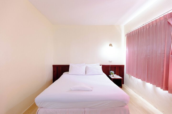 Room 5 of 25