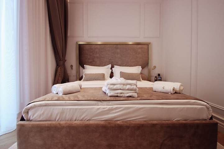 Room 21 of 49