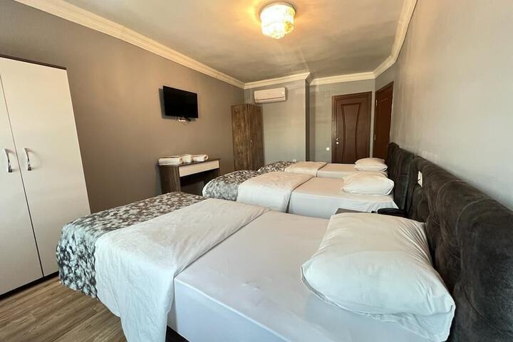 Room 12 of 19