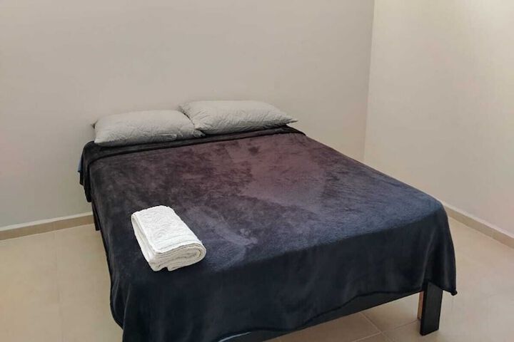 Room 10 of 27