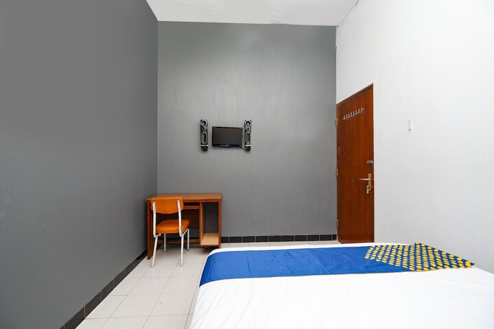 Room 3 of 44