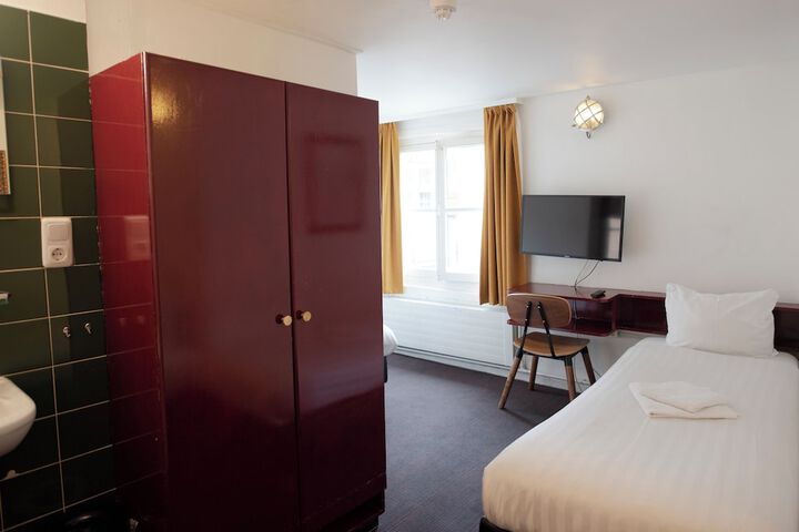 Room 18 of 78