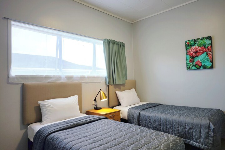 Room 15 of 36