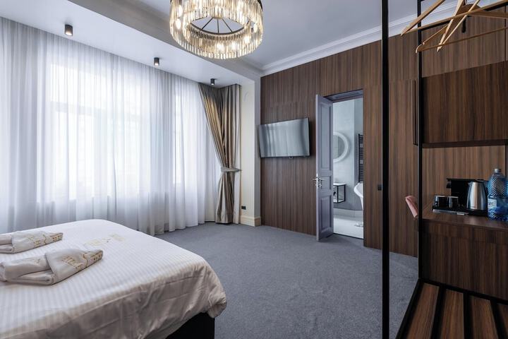 Room 108 of 208