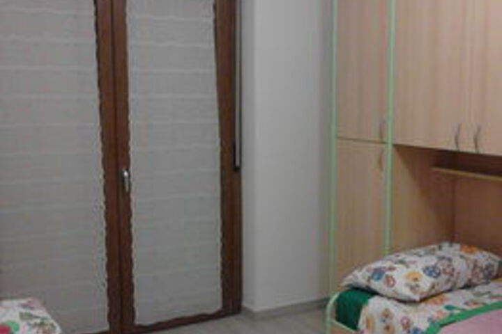 Room 5 of 12