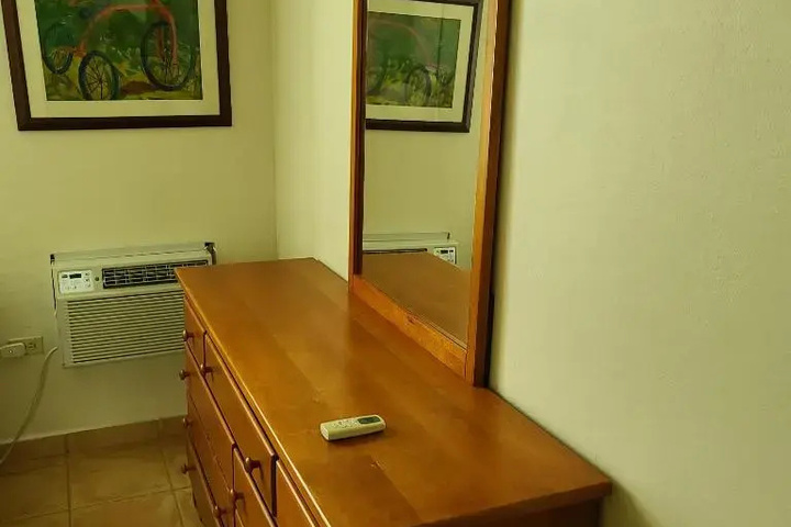 Room 5 of 13
