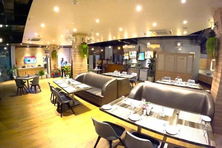 Dining 79 of 125