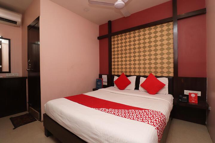Room 2 of 5