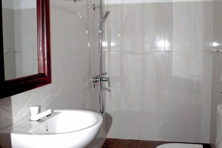 Room 5 of 7