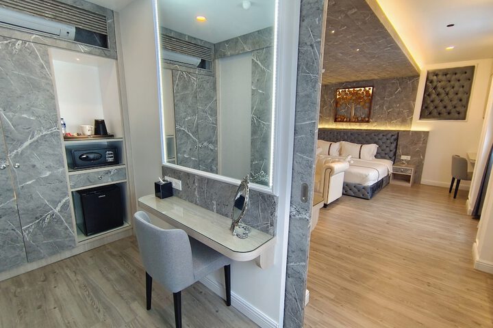 Room 21 of 66
