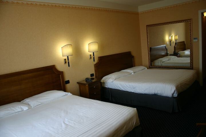 Room 22 of 110