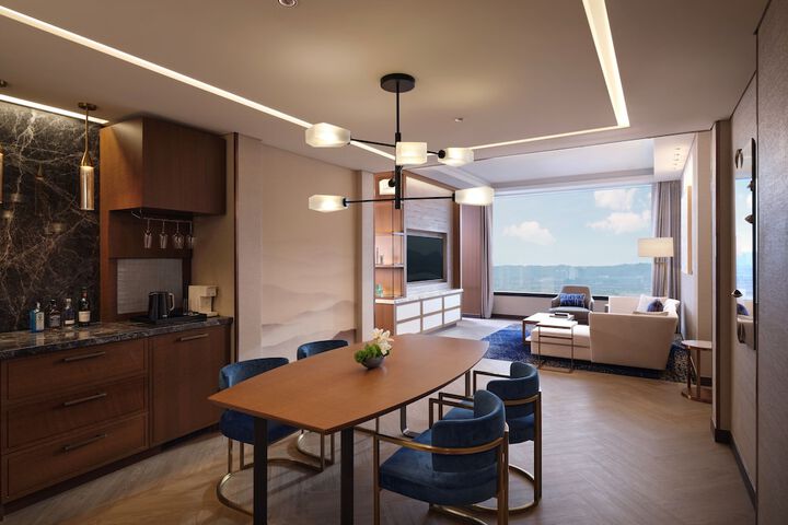 Room 84 of 203