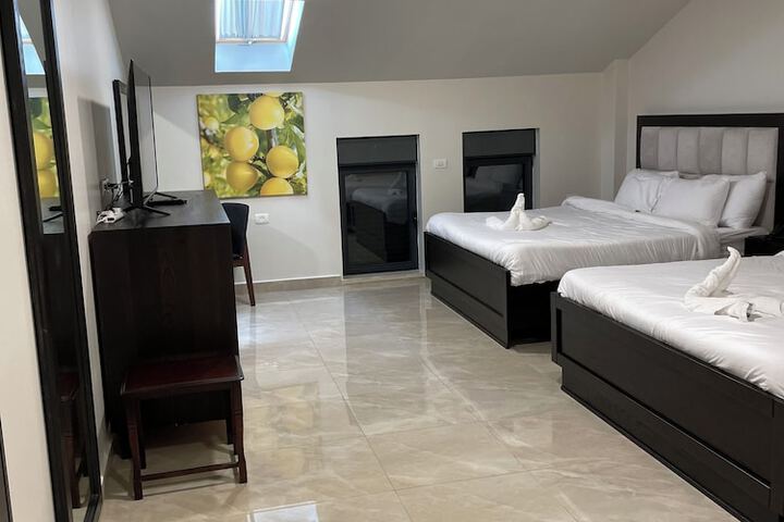 Room 55 of 243