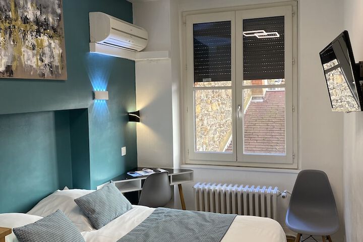 Room 15 of 76