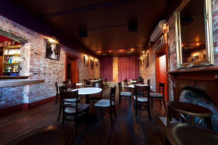 Lounge 39 of 60