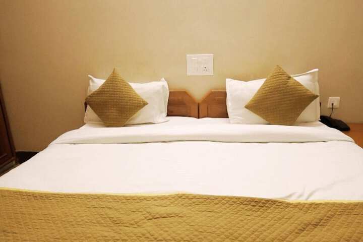 Room 9 of 29