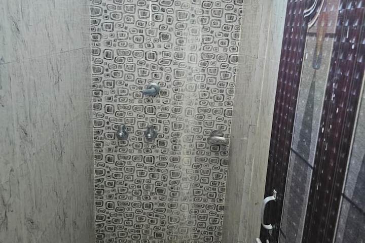 Room 19 of 37