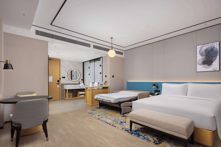 Room 32 of 57