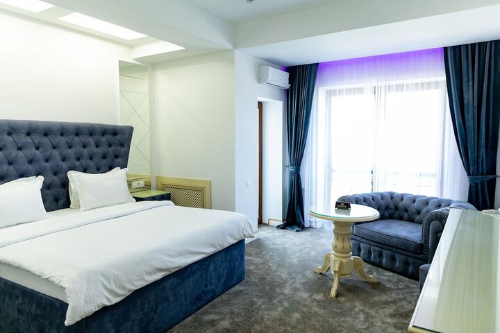 Room 32 of 59