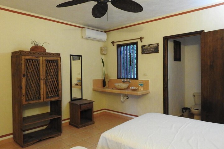 Room 5 of 32