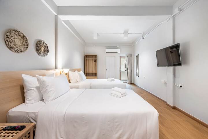 Room 4 of 35