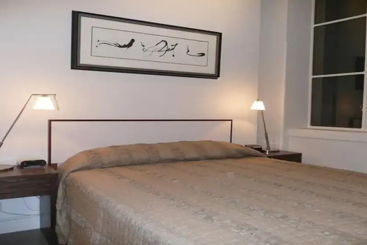 Room 2 of 11
