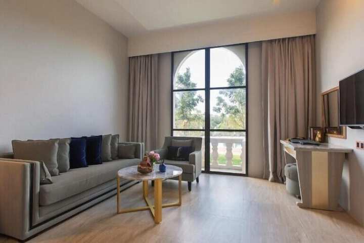 Room 16 of 28