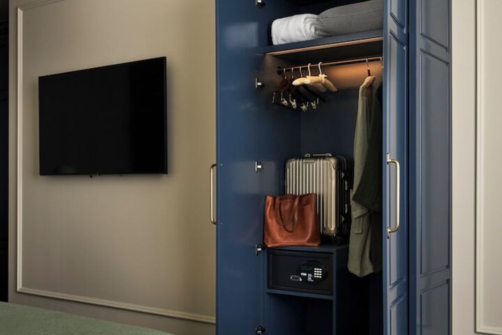 Room 84 of 190