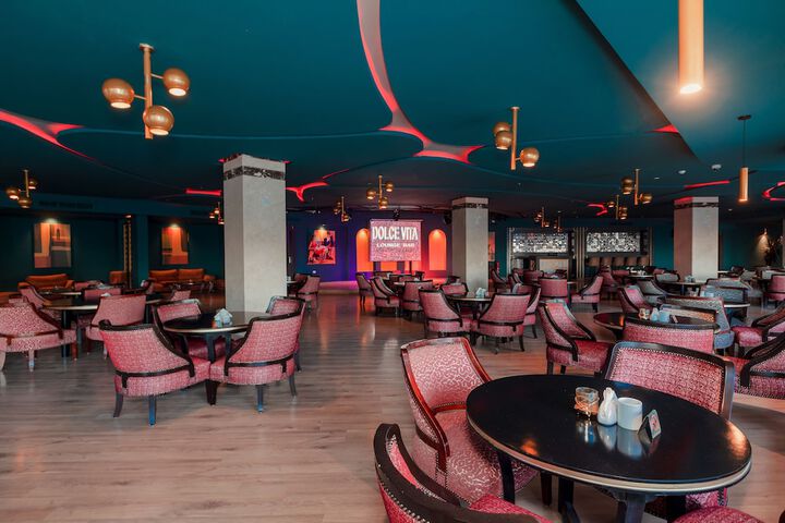 Lounge 147 of 220