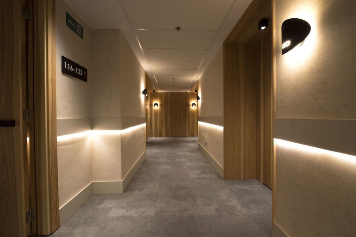 Ballroom/Hall 48 of 55