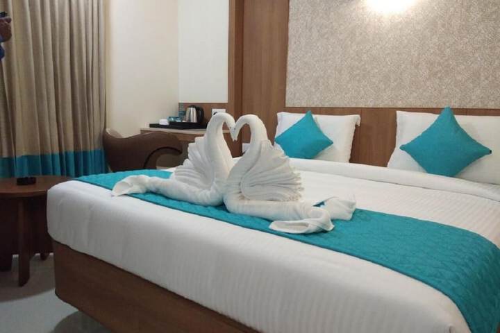 Room 4 of 32