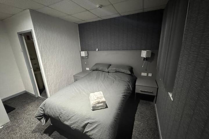 Room 2 of 14