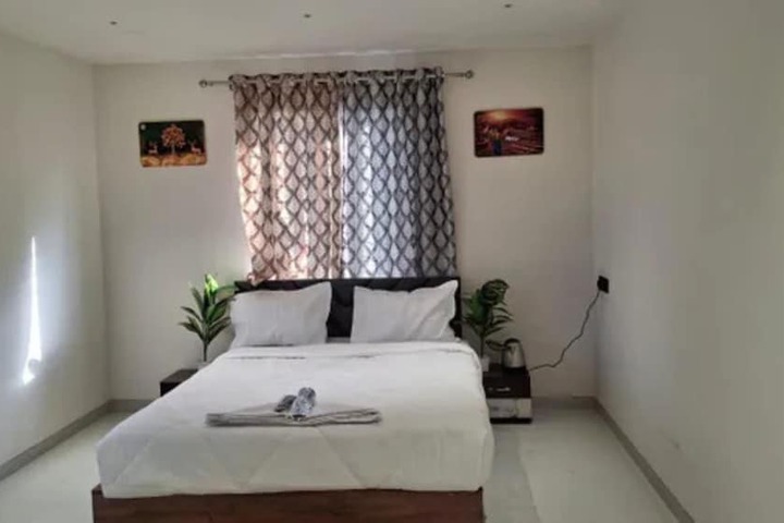 Room 8 of 36