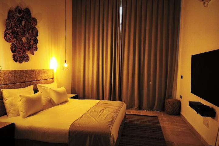 Room 8 of 22